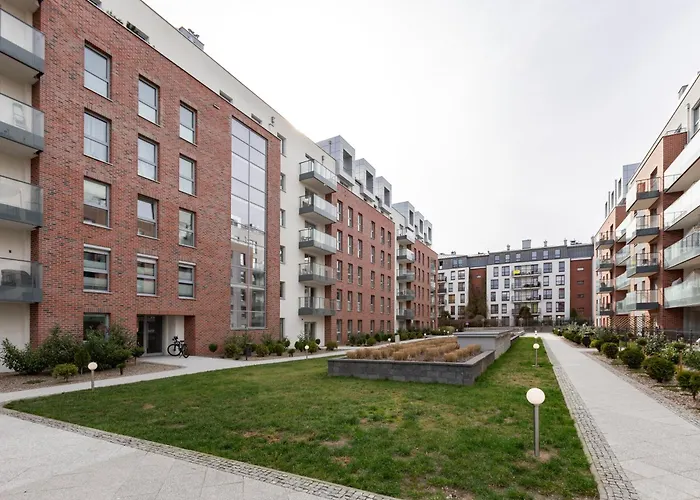 Marina Cosy By Bookinghost